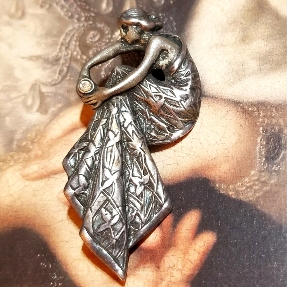 Art Nouveau Sand Cast Vintage Sterling Silver Lady Brooch